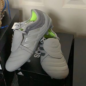 COPA 20.3 GREY/white size 8 mens soccer cleats